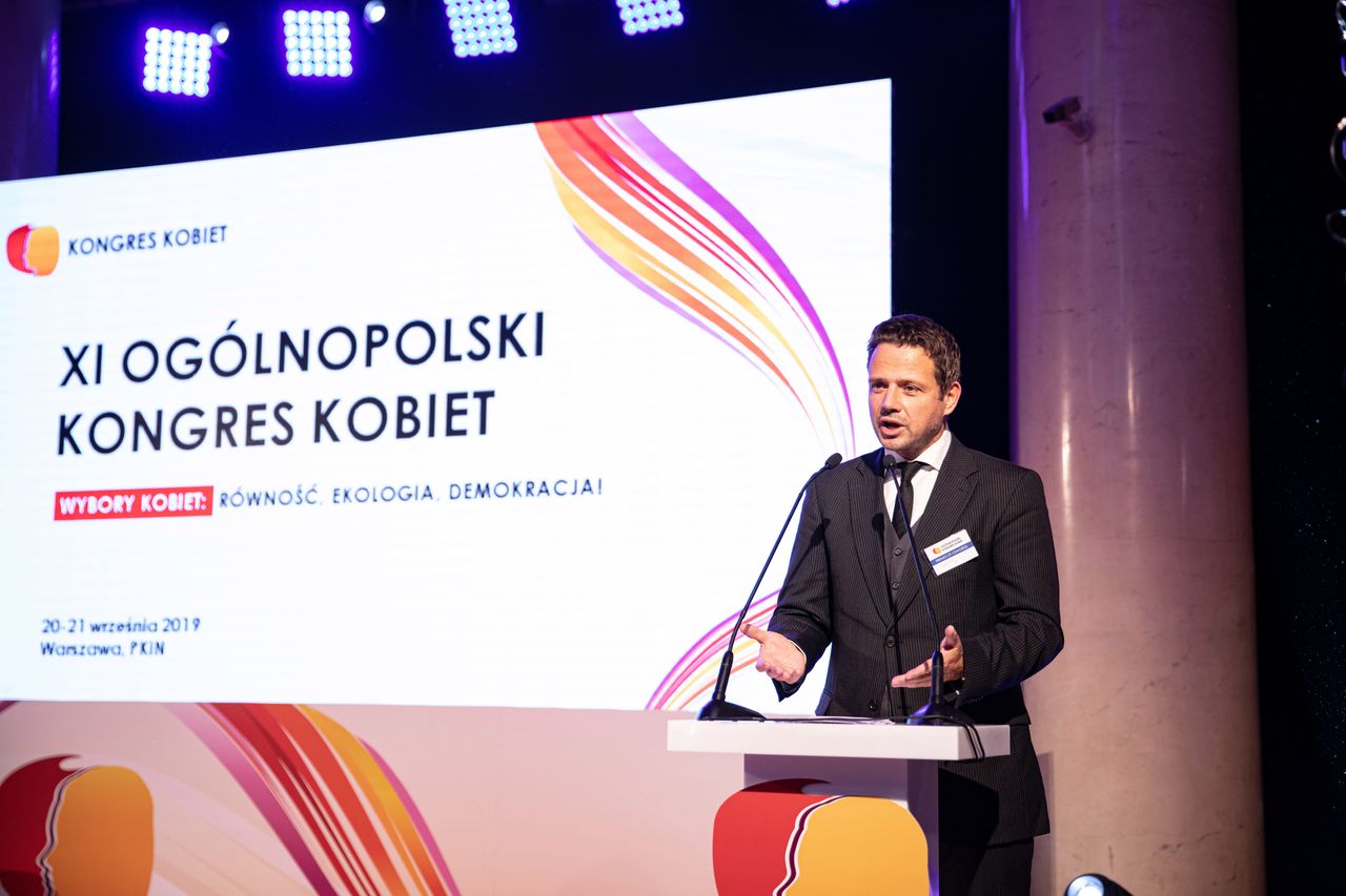 XI Ogólnopolski Kongres Kobiet. Rafał Trzaskowski: "Moja żona nie chce ode mnie kwiatów"