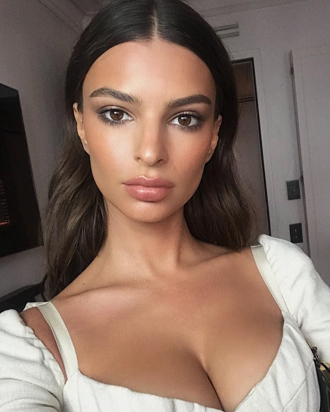 Emily Ratajkowski zaczyna myśleć o ślubie? Zdradziła ją sukienka