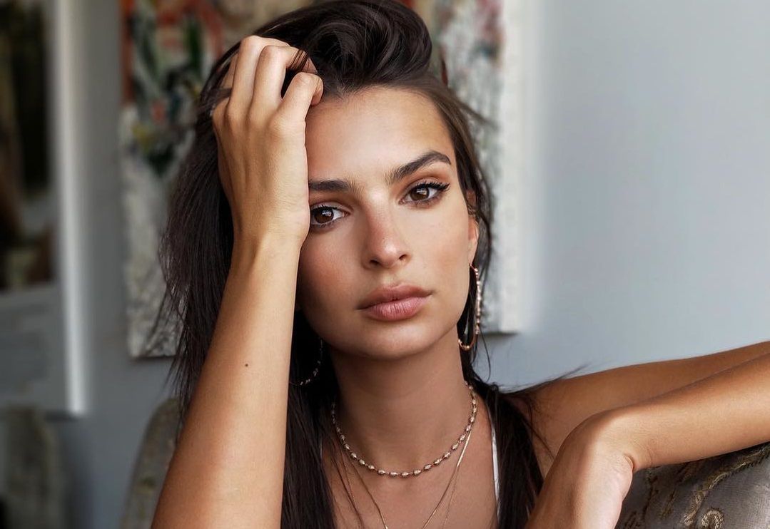 Emily Ratajkowski zmieniła fryzurę. W tej wersji jeszcze jej nie widziałyście