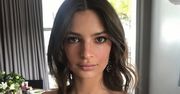 Emily Ratajkowski nie ma nic do ukrycia. Jej stylizacje są coraz odważniejsze