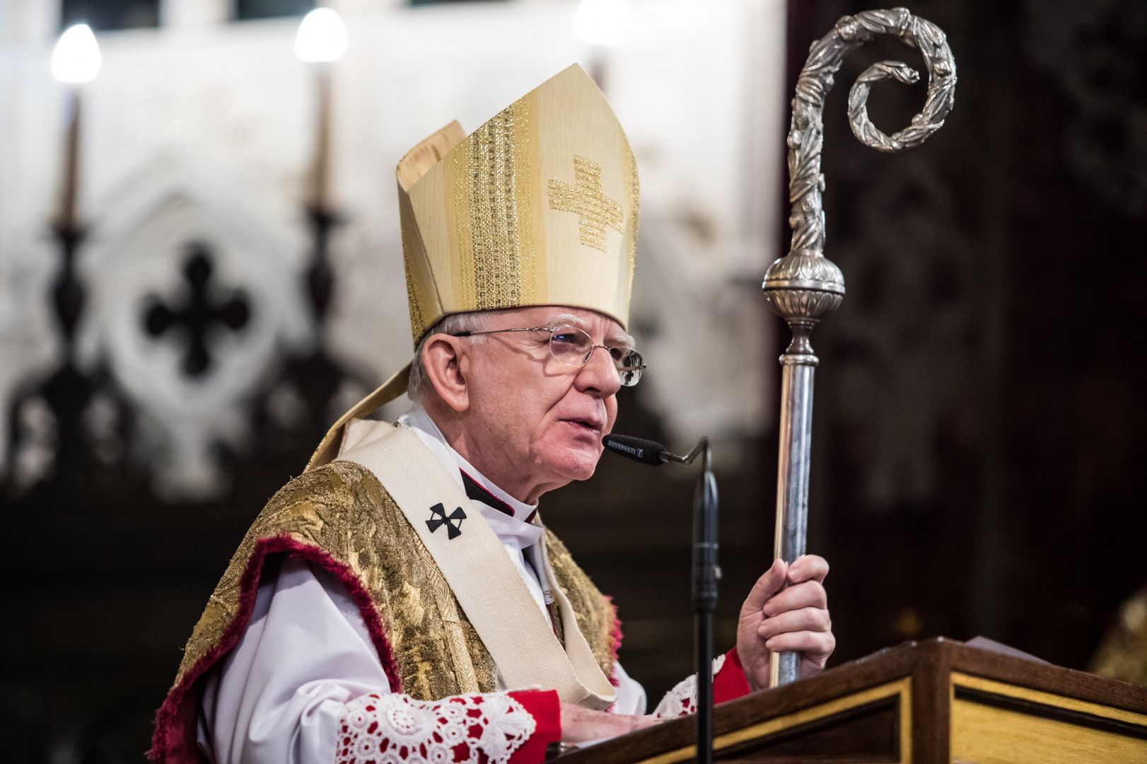 Abp Marek Jędraszewski nie modlił się w piątek za ofiary księży pedofilów.