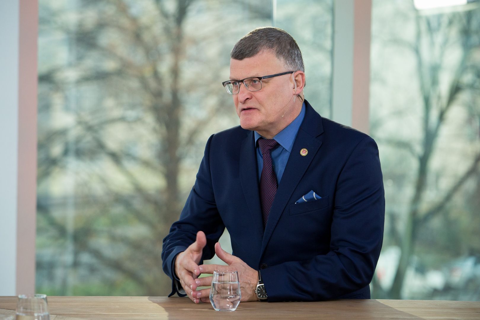 Koronawirus w Polsce. Doktor Paweł Grzesiowski podkreśla jak ważne jest pozostanie w domu podczas epidemii