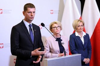 Minister edukacji zapewnia: w szkołach czeka 100 tys. miejsc więcej niż uczniów