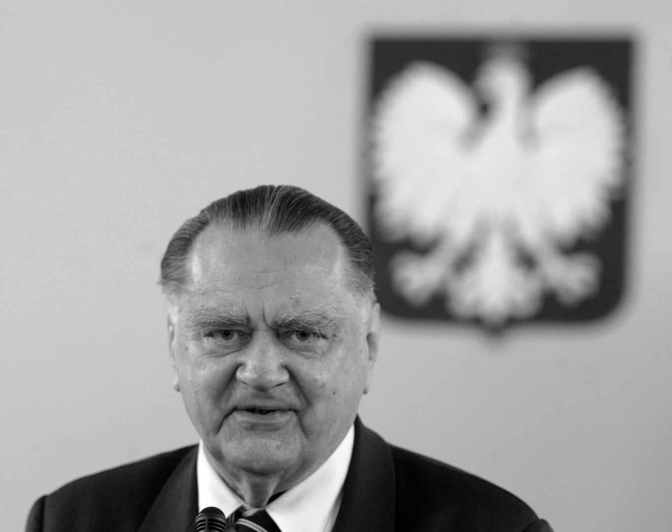 Były premier Jan Olszewski zmarł 7 lutego 