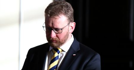 Minister zdrowia należy do bractwa Arkonia. Pełni tam najwyższą funkcję w hierarchii