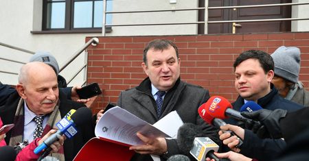 Poseł PO pozywa radną PiS. Bo porównała go do przestępców