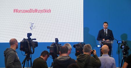 Warszawa rok pod rządami Rafała Trzaskowskiego. Mieszkańcy oceniają prezydenta stolicy
