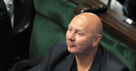 Posłowie latają za pieniądze podatników