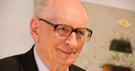 PiS nie chce ulicy imienia prof. Bartoszewskiego. "Żaden autorytet"