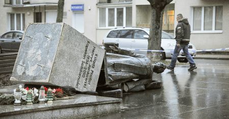 Borowczak: "Obalenie pomnika? To promocja filmu Sekielskiego"