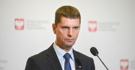 Nauczyciele chcą odwołania Dariusza Piontkowskiego. Jest petycja
