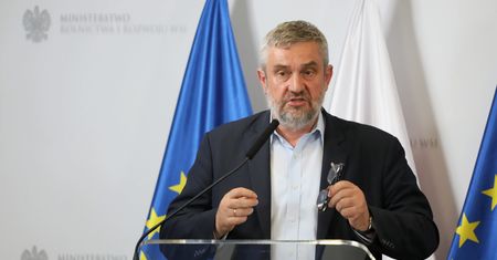 Okowita produkowana w domu. Polacy chcą legalizacji, ale ograniczonej