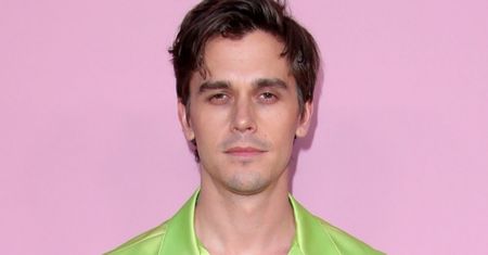 Białystok. Antoni Porowski mocno komentuje zamieszki na Marszu Równości
