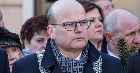Grudziądz. Wtargnął z siekierą do urzędu. Prezydent miasta: sekretarka ochroniła moje zdrowie i życie