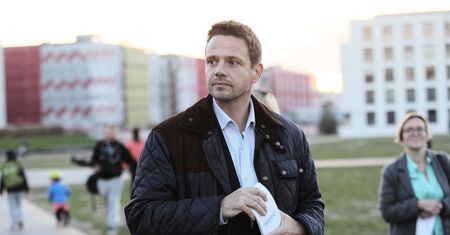 Rafał Trzaskowski zdradza, kto na niego zagłosuje. Na liście sław gwiazda "Kleru"