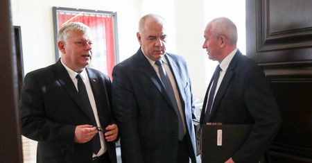 Inwestorzy wystawili ministrowi energii rachunek na 17 mld zł. Czas na nowe otwarcie