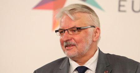 Waszczykowski hipokrytą? Przypominają mu zdjęcie sprzed lat