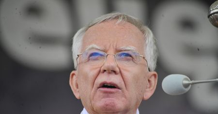 Biskupi bronią Jędraszewskiego. "Modlimy się za ofiary ideologii LGBT+"