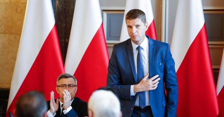 Oświatowa "Solidarność" niezadowolona z opieszałości szefa MEN. Wytknęła mu niedociągnięcia
