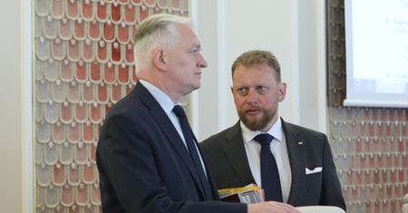 Spór o list Jarosława Gowina. Minister Łukasz Szumowski: "wolałbym, żeby nie wciągał mnie w swoje gry"