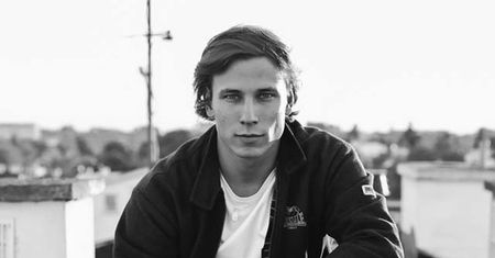 Od "Miasta 44'" przez "Belfra" do Netflixa. Józef Pawłowski to aktor, którego znać po prostu wypada