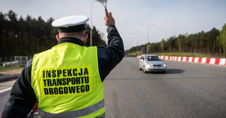 Uprawnienia służb mundurowych względem kierowców