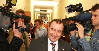 PiS złoży projekty ustaw ułatwiajacych dostęp do zawodów