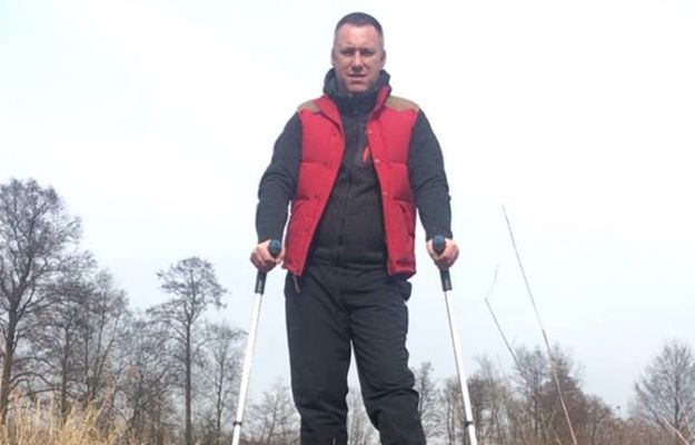 Petro Aleksowski na spacerze - to element rehabilitacji