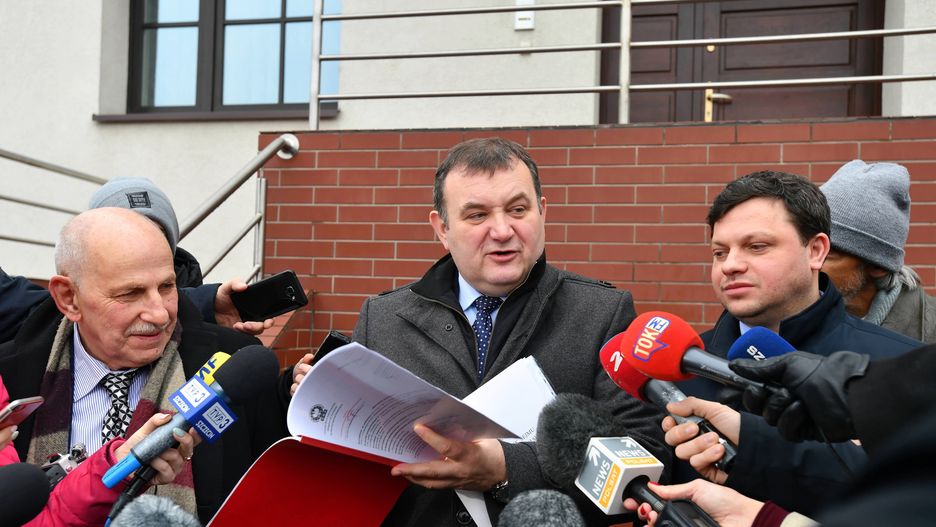 Poseł Stanisław Gawłowski (w środku)