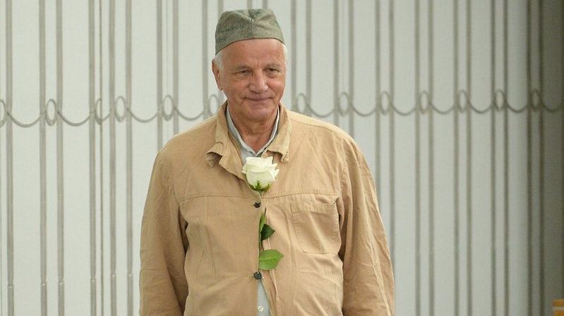 Senator PO Jan Rulewski w więziennym drelichu