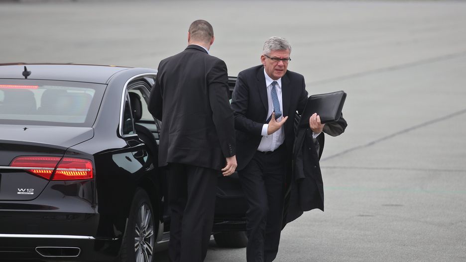 Marszałek Stanisław Karczewski kupuje dwie luksusowe limuzyny
