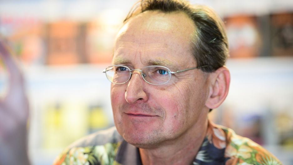 Oficjalnie powodem zawieszenia było spalenie flagi UE podczas programu na antenie TVP Info