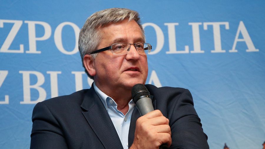 Bronisław Komorowski uważa, że to Andrzej Duda i rząd są jednakowo odpowiedzialni za złamanie konstytucji