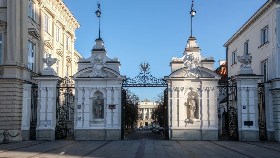 Skrajnie lewicowa grupa przygotowywała transparenty na terenie Instytutu Kultury Polskiej UW