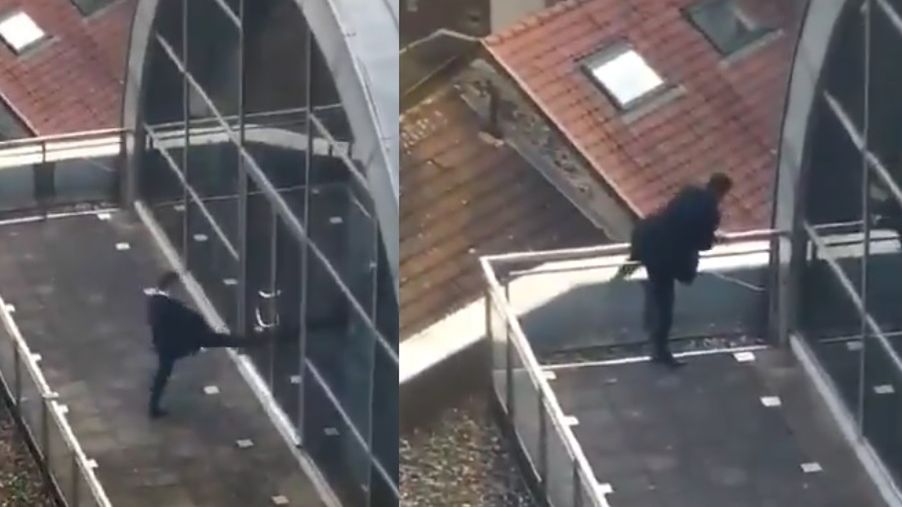 Europoseł PiS Grzegorz Tobiszowski próbuje wydostać się z tarasu