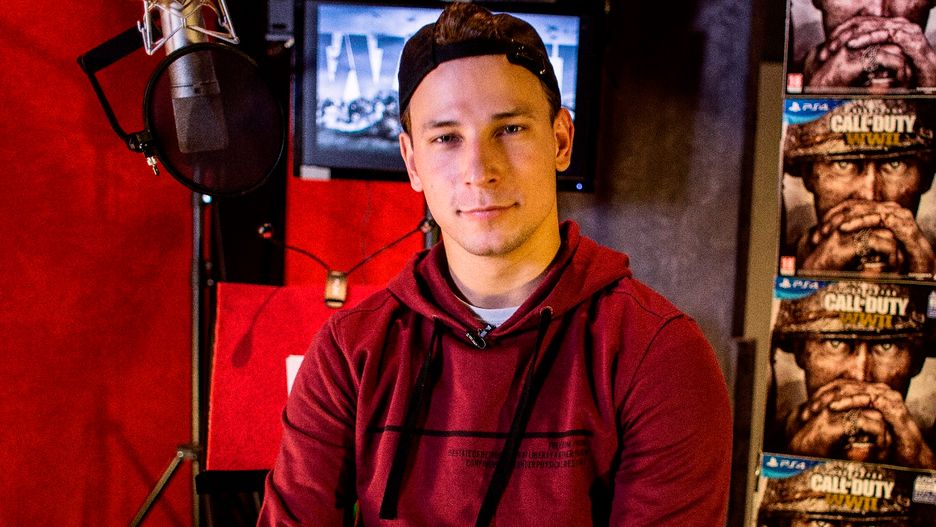 Józef Pawłowski podczas sesji nagraniowej.
