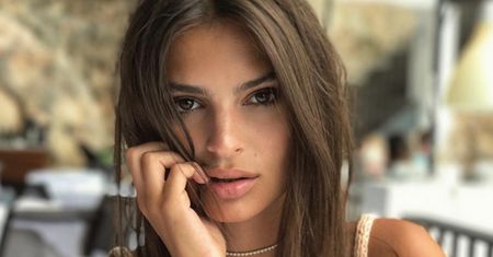 Ratajkowski znów wybrała czerń. Gorsetowa kreacja to strzał w dziesiątkę!