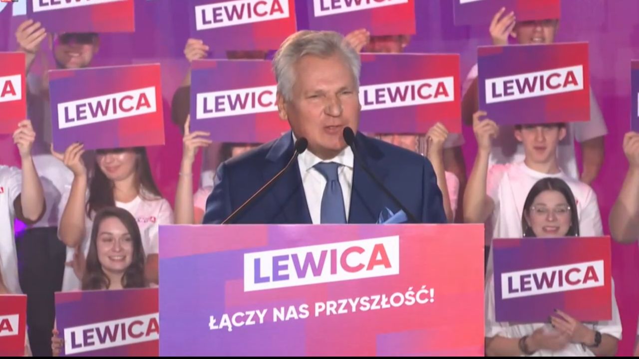 Aleksander Kwaśniewski wzruszony. "Łza się w oku kręci". Puścili mu starą piosenkę wyborczą