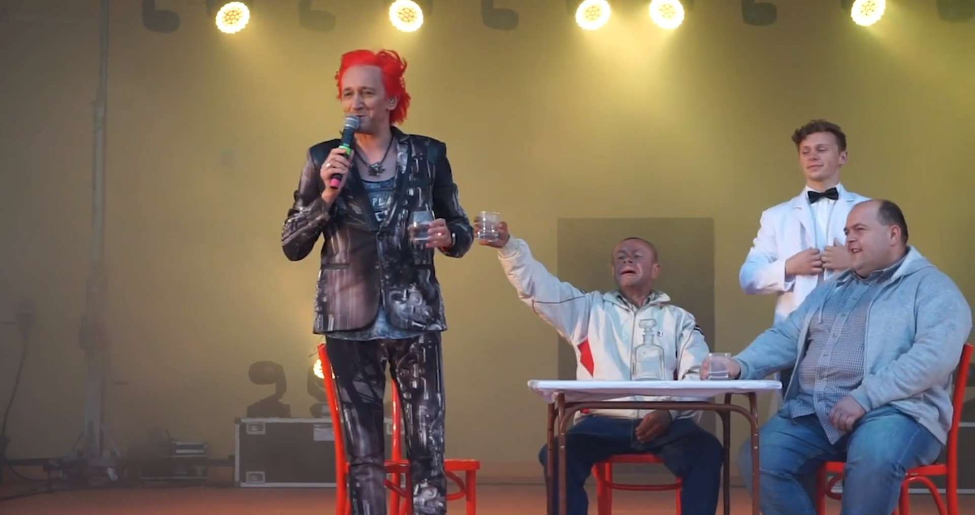 Michał Wiśniewski na koncercie w Bogorii (screen: echodnia.eu)
