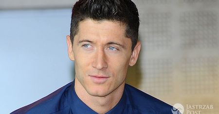 Robert Lewandowski pokazał zdjęcie z domowego zacisza i to... bez koszulki! Tak piłkarz wygląda o poranku. Fanki są zachwycone!