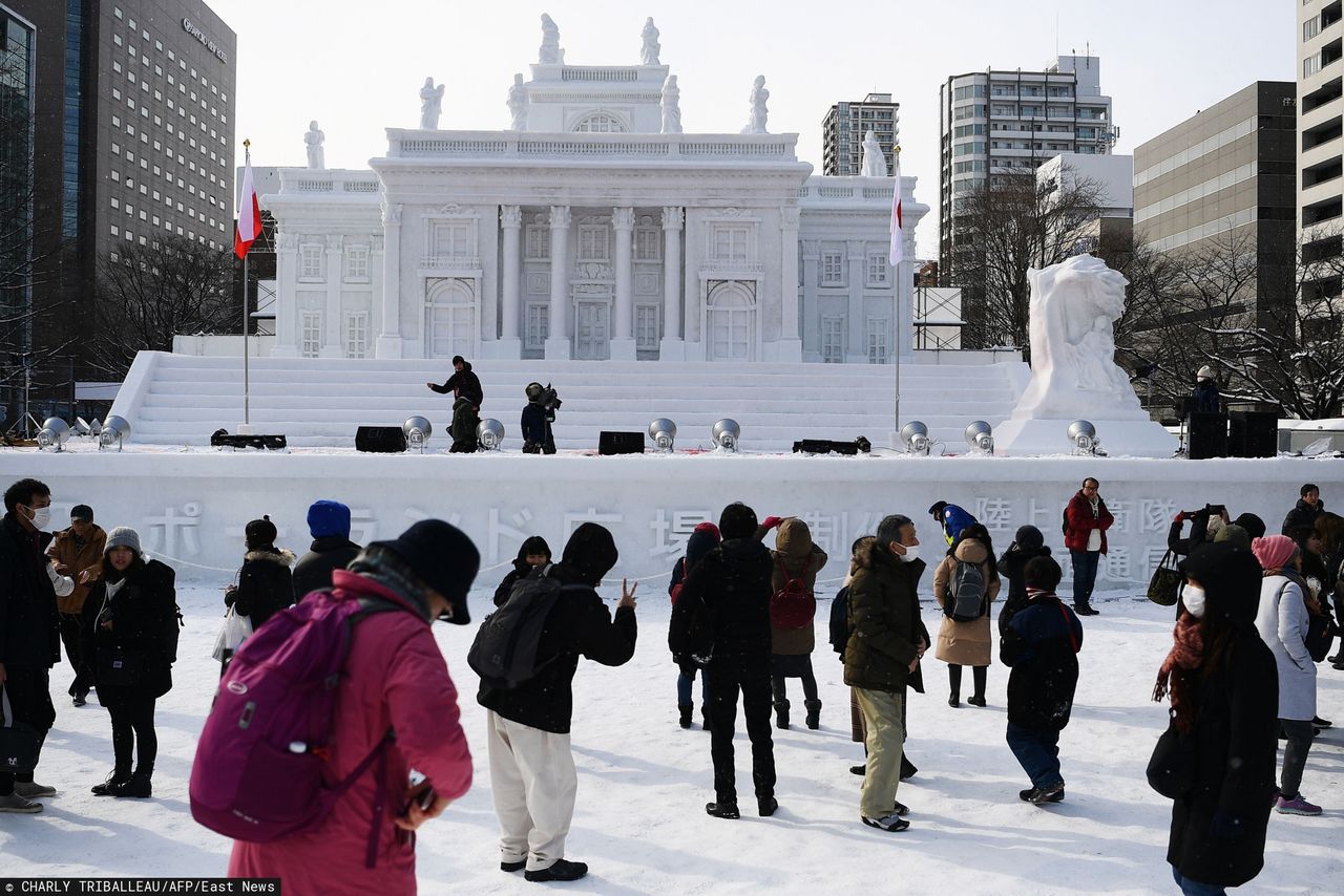 Łazienki Królewskie w Sapporo. Japończycy wybudowali warszawskie zabytki z lodu [ZDJĘCIA]