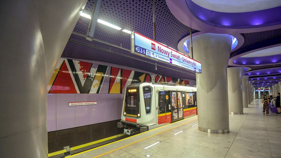 Warszawa. Nowe stacje II linii metra są już gotowe, w niedzielę pierwsze kursy z pasażerami