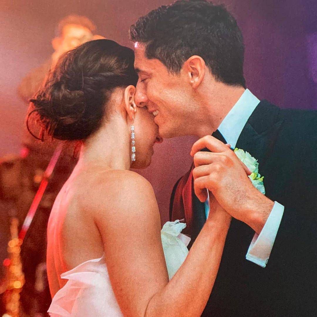 Anna Lewandowska i Robert Lewandowscy - wesele. Nieznane zdjęcia obiegły media