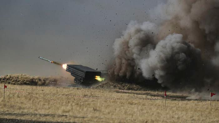 Rosjanie ostrzelali Charków rakietami Grad. Dziesiątki zabitych, setki rannych