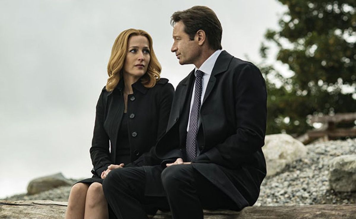 "Z archiwum X" sezon 10: gdzie Mulder nie może, tam Scully pośle  [RECENZJA DVD]
