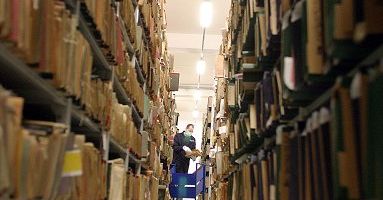 Pokrzywdzeni z "listy Wildsteina" szybciej dostaną teczki