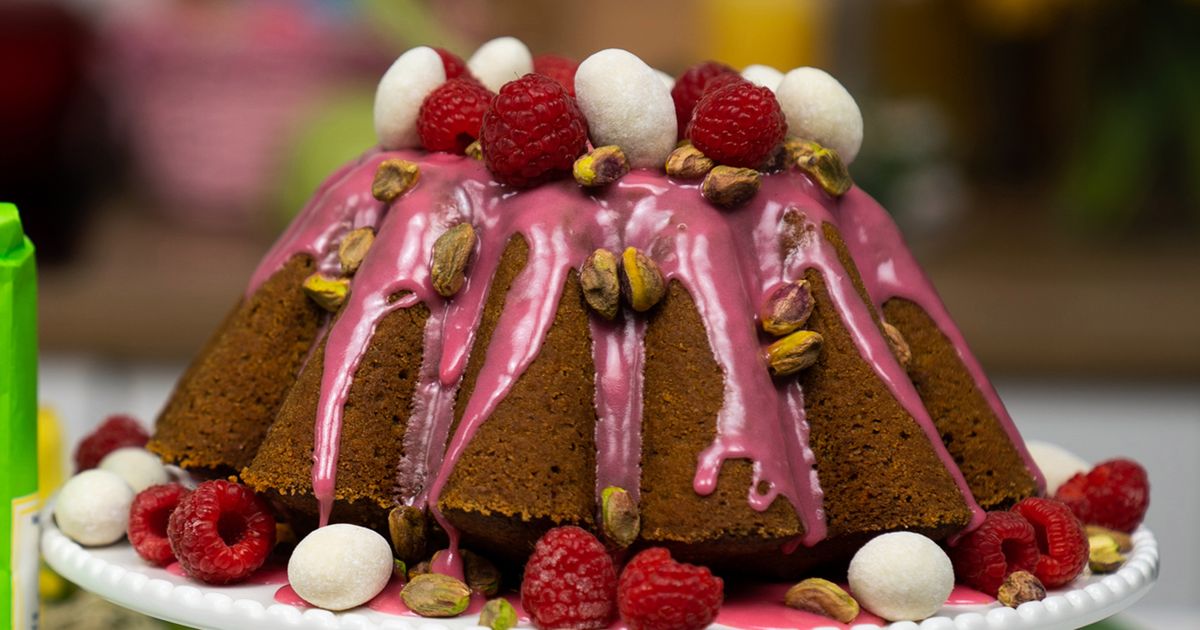 Babka wielkanocna z pistacjami. Puszysta i wilgotna babka na święta