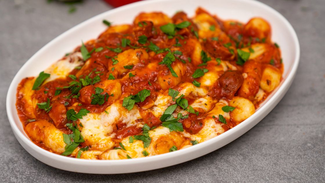 Gnocchi z kiełbasą w sosie pomidorowym