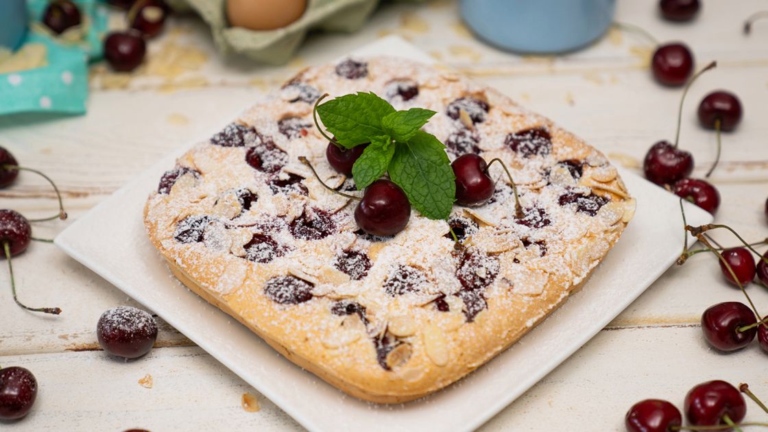 Ciasto naleśnikowe z wiśniami- Pyszności