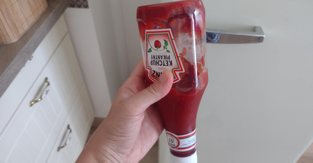 Stosuję patent na śmigło i wydobywam ketchup z butelki do ostatniej kropli